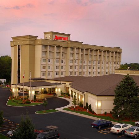 Rochester Airport Marriott Экстерьер фото