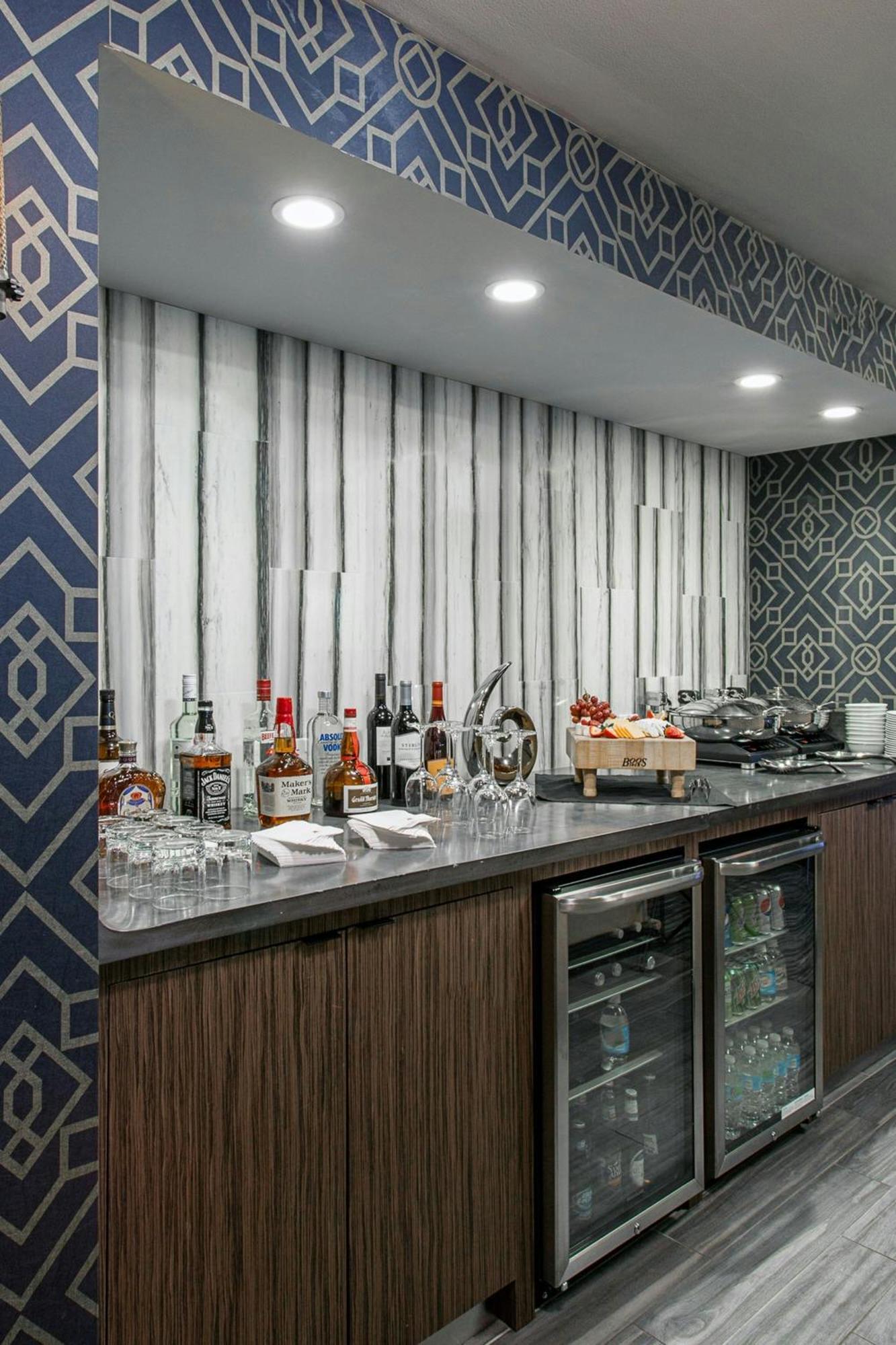 Rochester Airport Marriott Экстерьер фото
