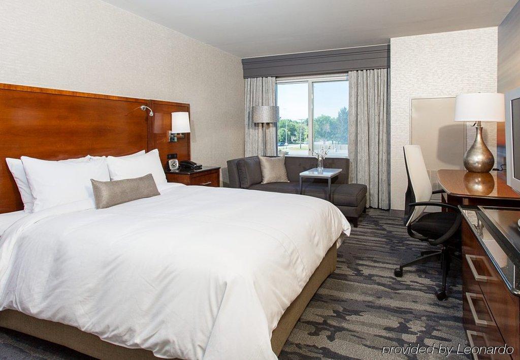 Rochester Airport Marriott Экстерьер фото
