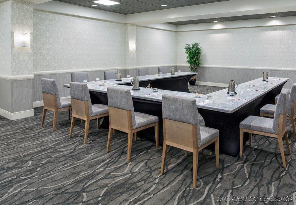 Rochester Airport Marriott Экстерьер фото