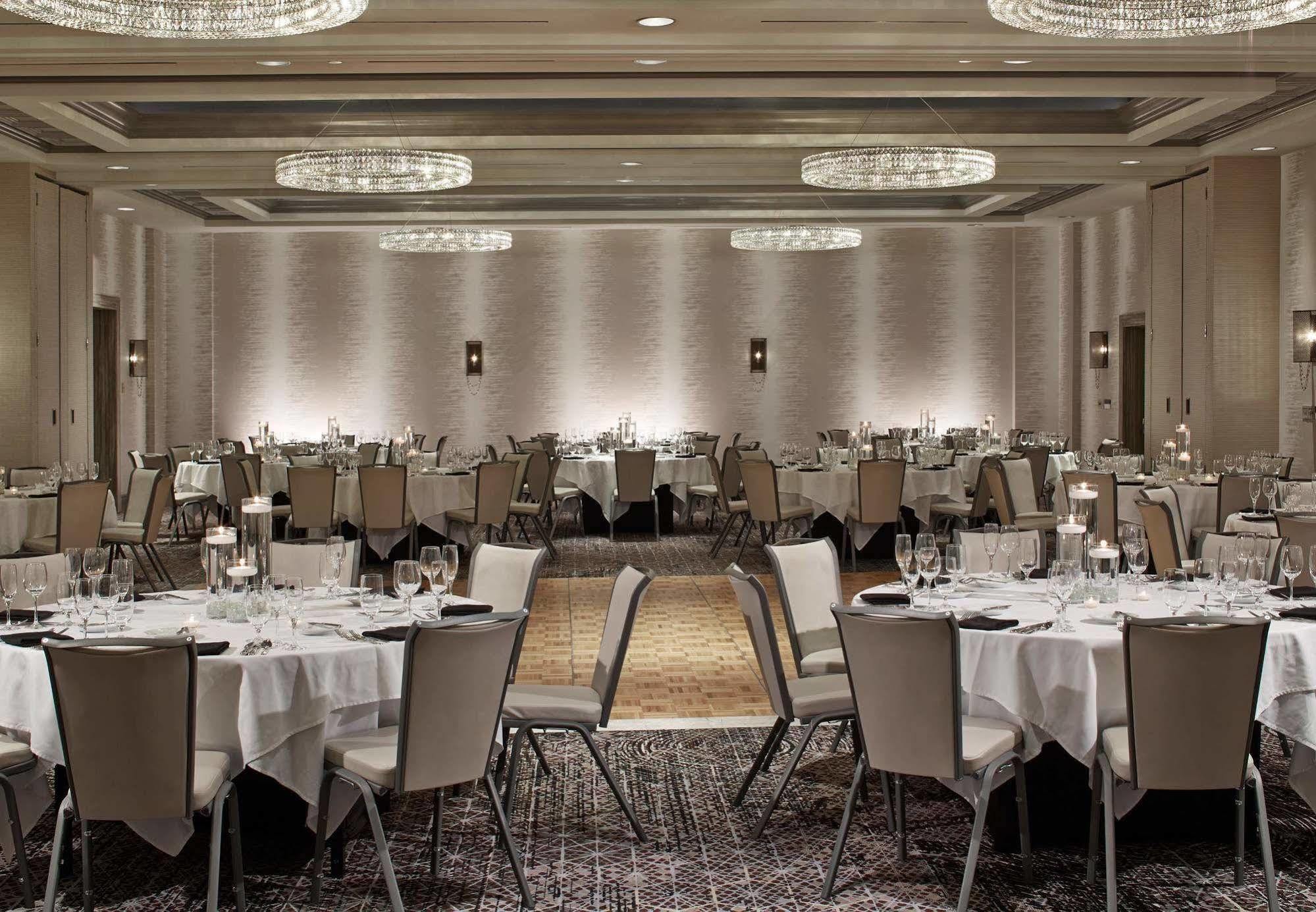 Rochester Airport Marriott Экстерьер фото