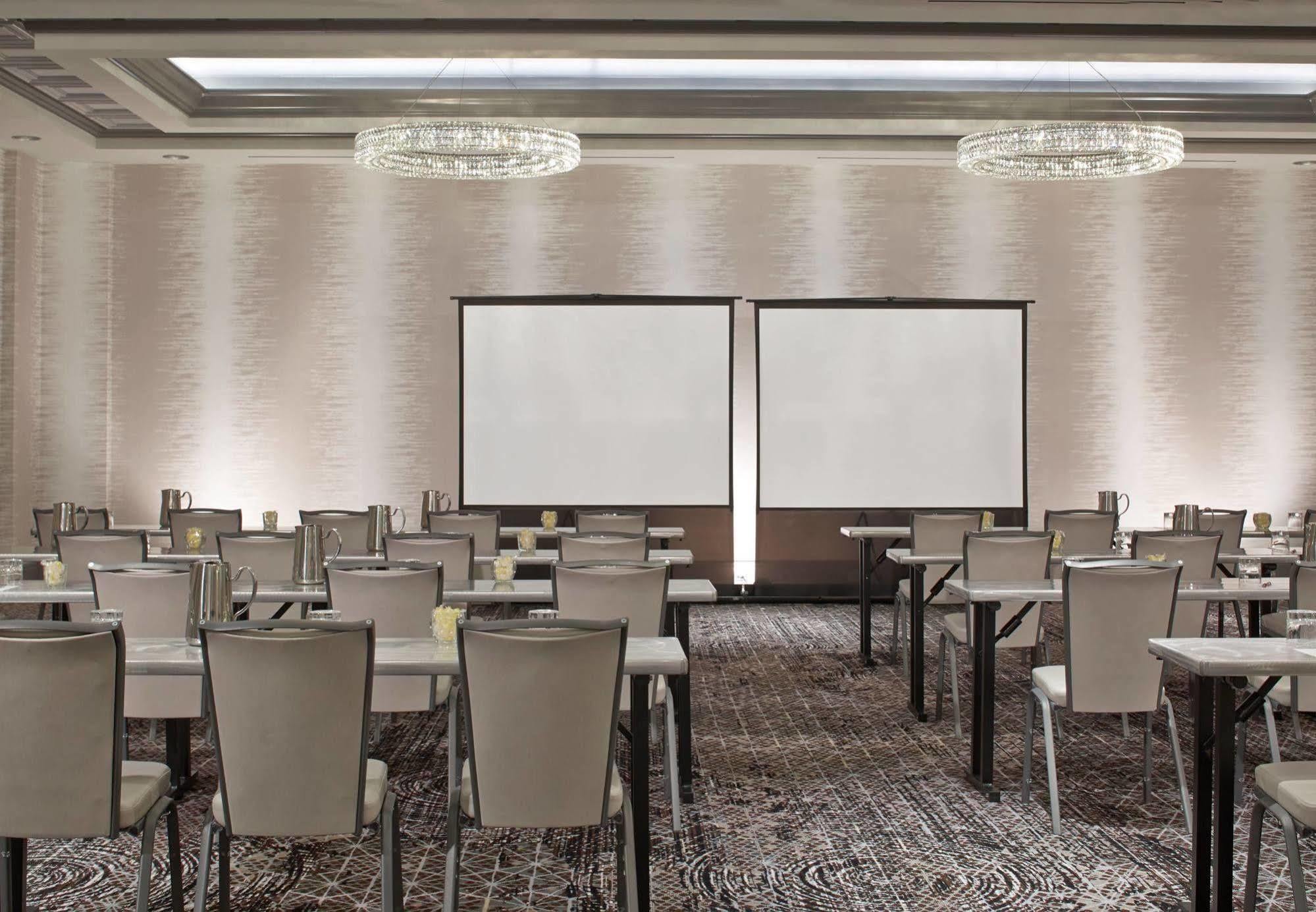 Rochester Airport Marriott Экстерьер фото